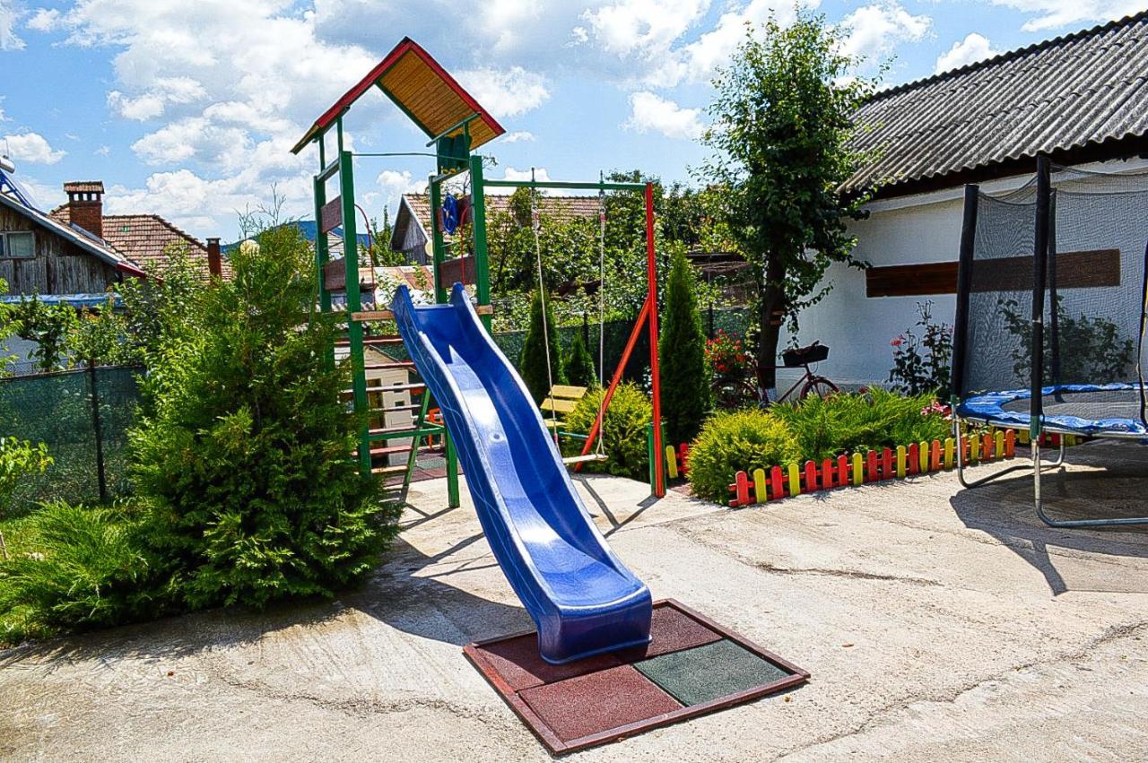 Pensiunea Casa Rica Кэлимэнешти Экстерьер фото