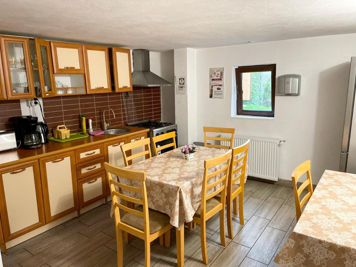 Pensiunea Casa Rica Кэлимэнешти Экстерьер фото