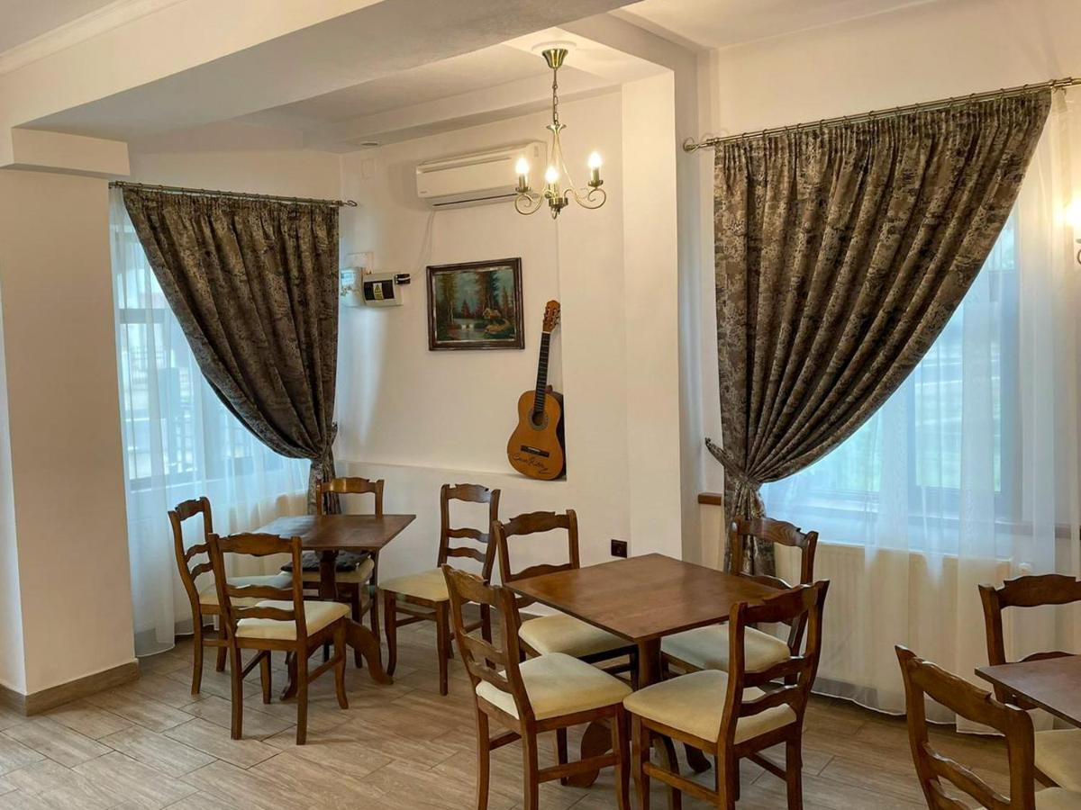 Pensiunea Casa Rica Кэлимэнешти Экстерьер фото