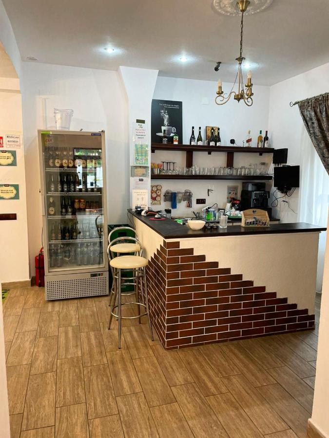 Pensiunea Casa Rica Кэлимэнешти Экстерьер фото