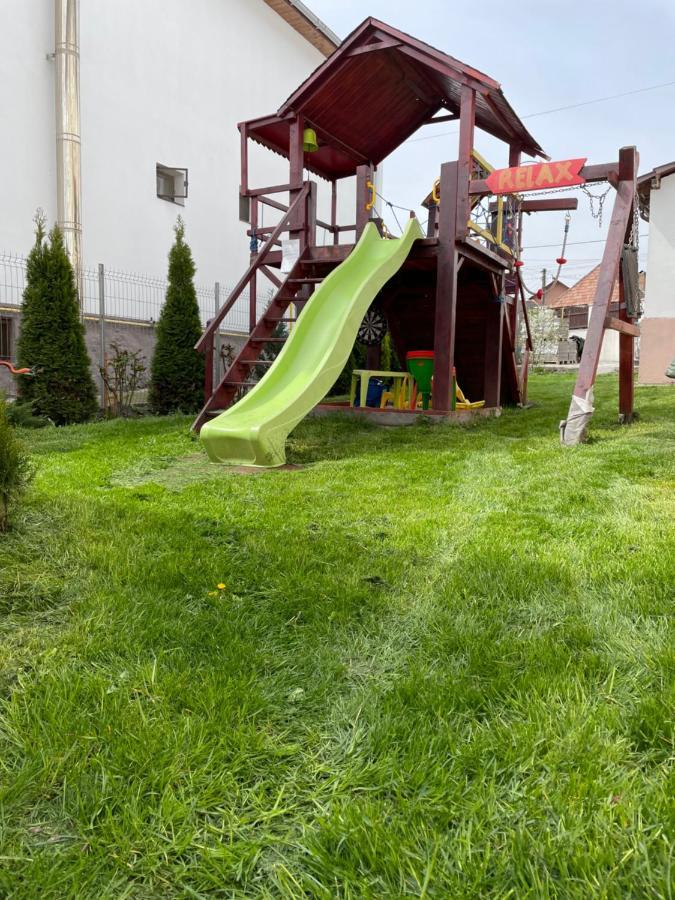 Pensiunea Casa Rica Кэлимэнешти Экстерьер фото