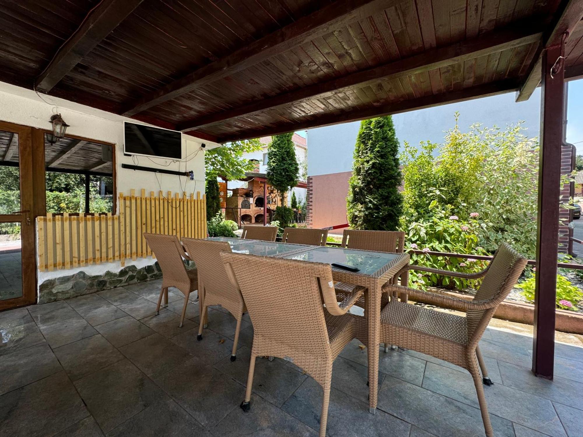 Pensiunea Casa Rica Кэлимэнешти Экстерьер фото