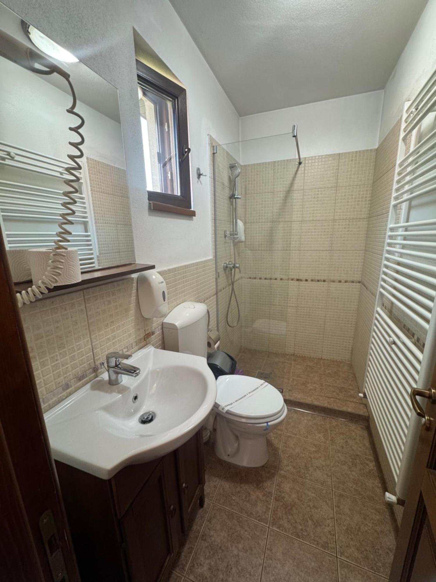 Pensiunea Casa Rica Кэлимэнешти Экстерьер фото